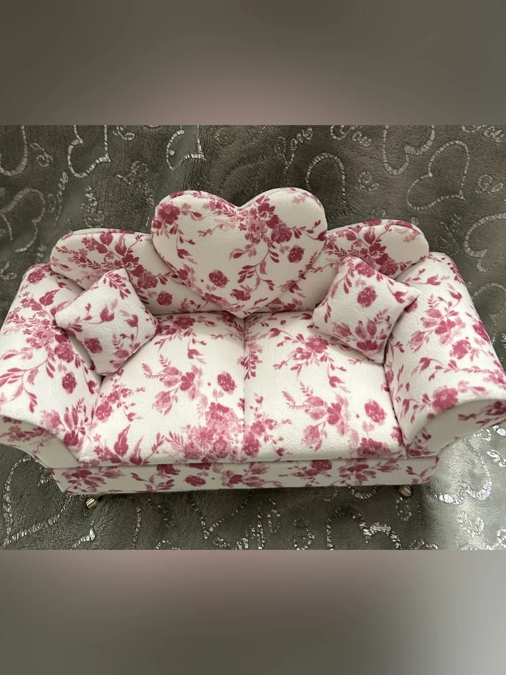 NWT Hilabee, Plush Heart-Pink & White Floral Loveseat Sofa Jewelry Box w/Mirror